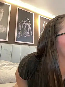 Tayler Kim online show from March 2026 06:34:01 PM