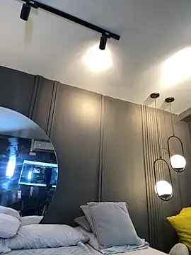 Tayler Kim online show from February 2026 06:41:01 PM