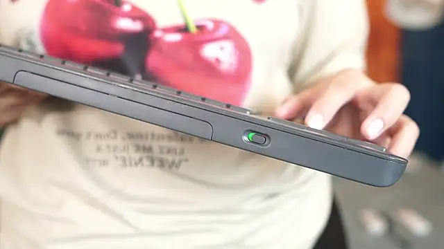 Tayler Kim online show from November 2025 04:18:02 PM