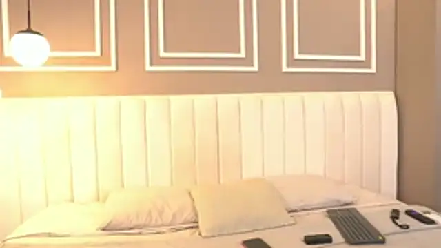 Tayler Kim online show from April 2026 06:22:01 PM