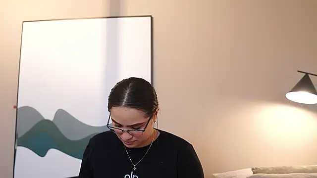 Tayler Kim online show from February 2026 06:49:01 PM