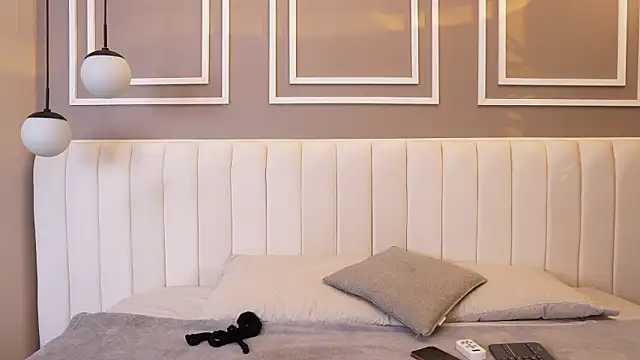 Tayler Kim online show from March 2026 04:21:01 PM