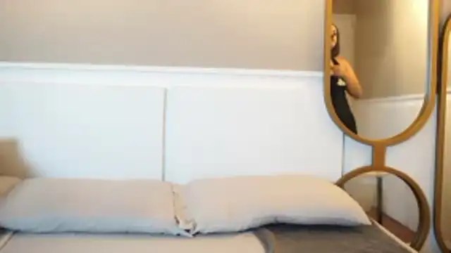 Tayler Kim online show from October 2025 06:28:02 PM