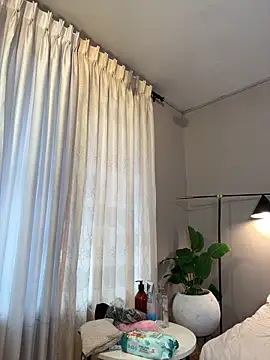 Tayler Kim online show from February 2026 06:38:02 PM