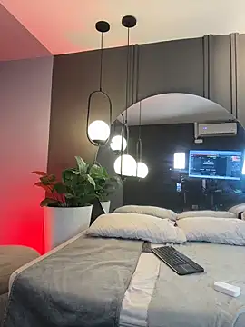 Tayler Kim online show from February 2026 06:40:02 PM