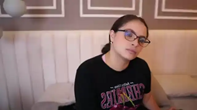 Tayler Kim online show from November 2025 07:13:02 PM