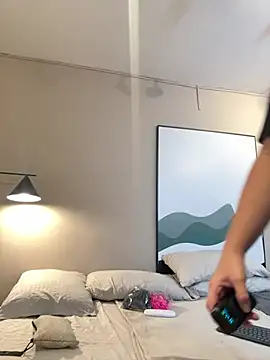 Tayler Kim online show from February 2026 06:48:01 PM