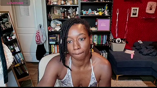 Snapshot of MarleyAquafina chatting on December 2025 01:56:01 PM MarleyAquafina online show from December 2025 01:56:01 PM