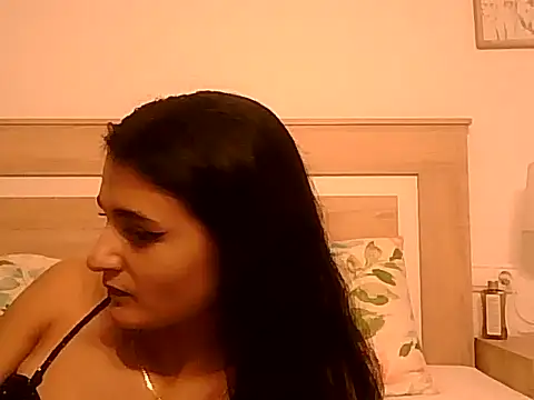 Ella0105 online show from September 2025 05:01:01 PM