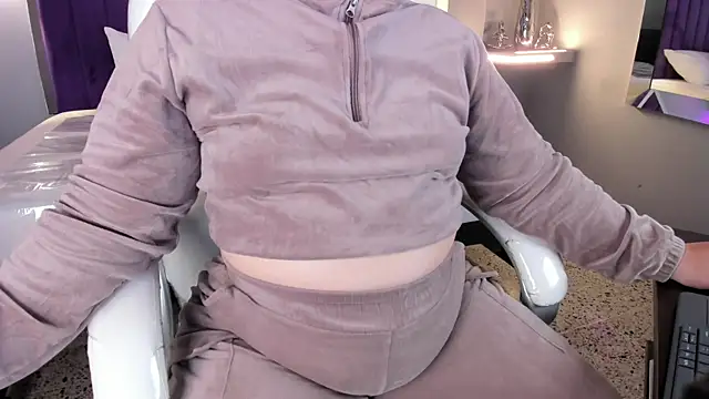 Miss Francheska online show from March 2026 11:55:01 AM