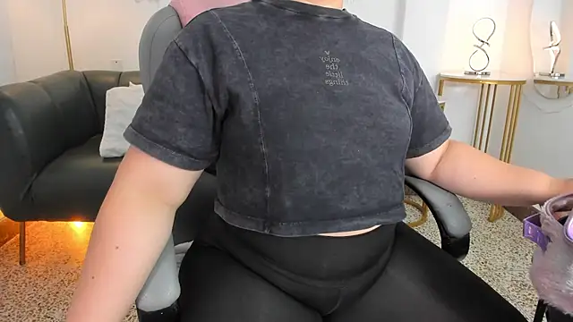 Miss Francheska online show from January 2026 12:01:01 PM