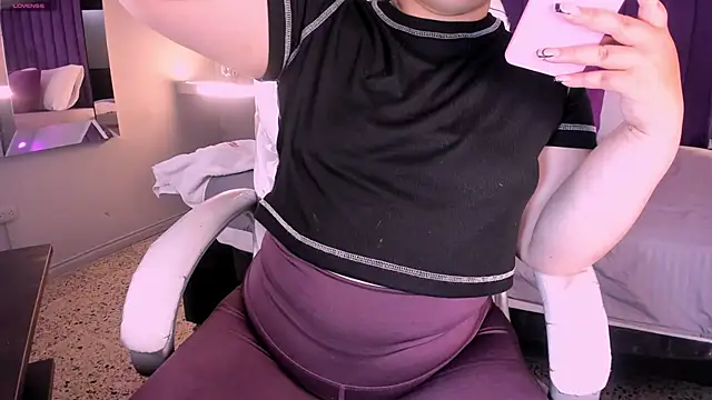 Miss Francheska online show from March 2026 12:24:01 PM