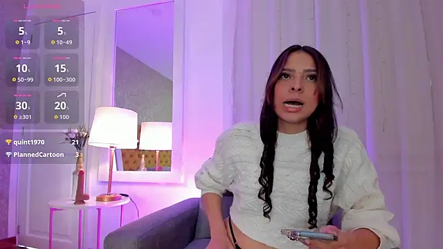 Snapshot of AnniieCooper chatting on November 2025 01:14:01 PM AnniieCooper online show from November 2025 01:14:01 PM