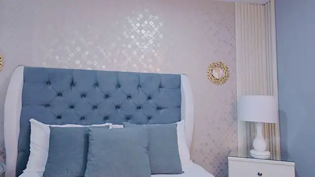 ZoeWilliis online show from June 2026 12:17:02 PM