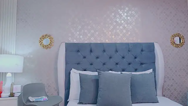 ZoeWilliis online show from May 2026 12:33:01 PM