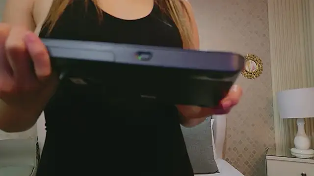 ZoeWilliis online show from May 2026 10:36:01 AM