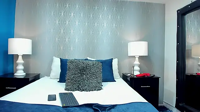 Snapshot of ZoeWilliis chatting on November 2025 01:58:02 PM ZoeWilliis online show from November 2025 01:58:02 PM