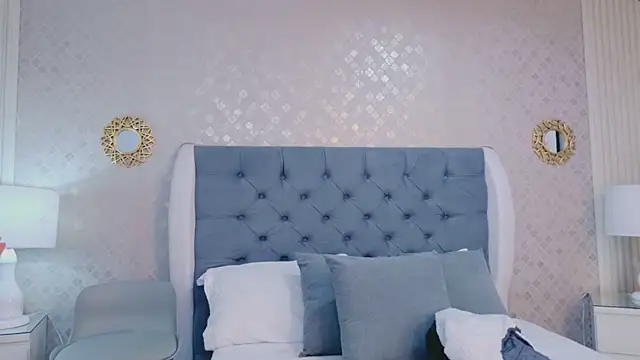 ZoeWilliis online show from May 2026 11:49:02 AM
