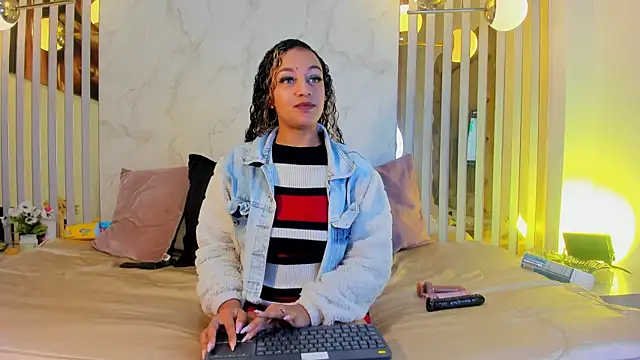 Snapshot of Melaniegh_ chatting on September 2025 11:19:02 AM Melaniegh  online show from September 2025 11:19:02 AM