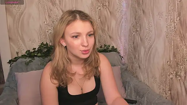 MilinaMorris online show from April 2026 12:06:01 PM