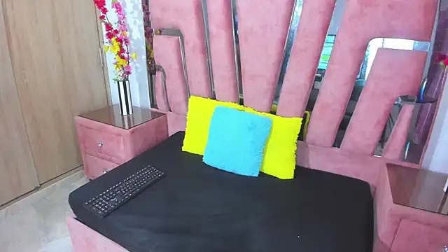 MaraKarly online show from February 2026 11:27:02 PM