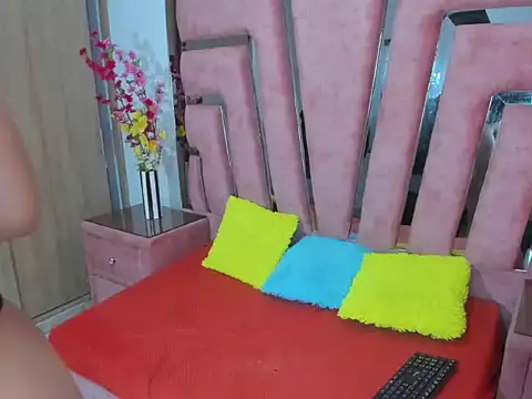 MaraKarly online show from March 2026 07:26:02 PM