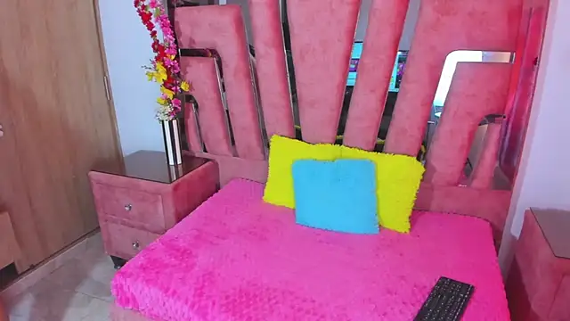 MaraKarly online show from June 2026 12:54:02 PM