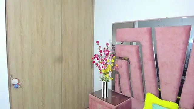 MaraKarly online show from November 2025 08:15:01 AM