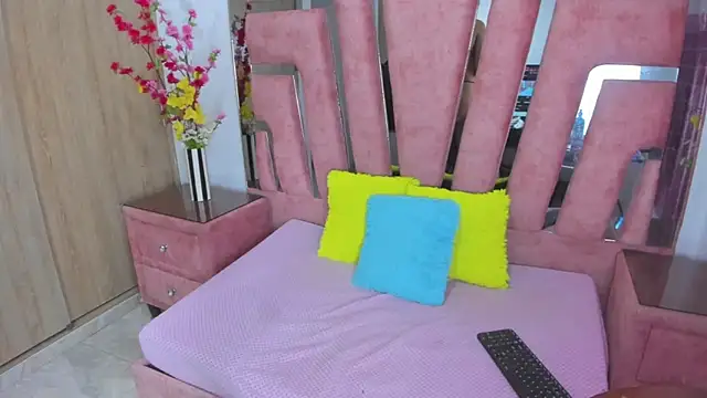 MaraKarly online show from April 2026 12:40:02 AM