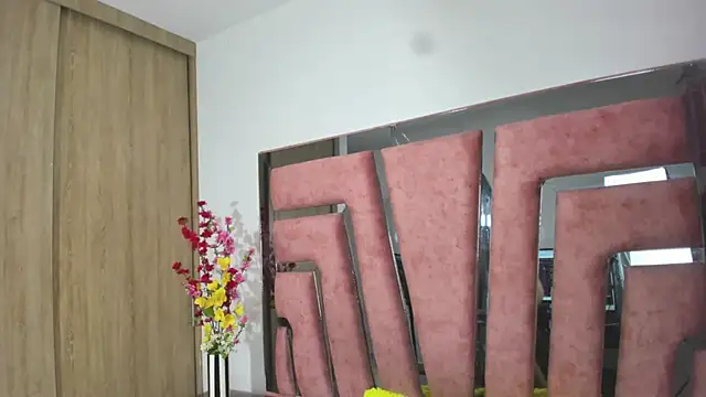 MaraKarly online show from December 2025 07:18:02 AM