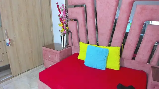 MaraKarly online show from March 2026 12:10:01 PM