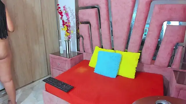 MaraKarly online show from February 2026 07:35:02 PM