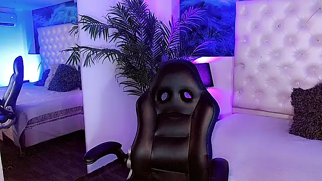 Valeria Swett  online show from March 2026 09:07:01 PM