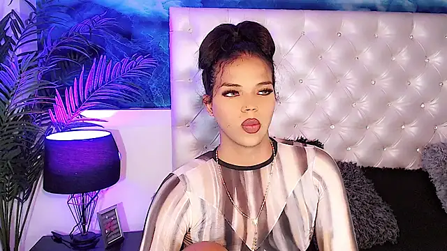 Valeria Swett  online show from November 2025 12:36:01 AM