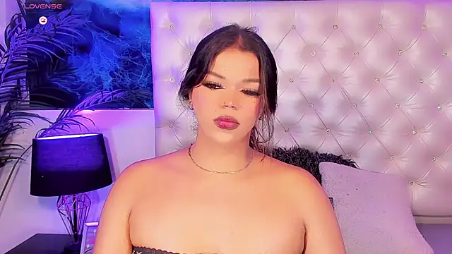 Snapshot of Valeria_Swett_ chatting on May 2026 08:15:01 PM Valeria Swett online show from May 2026 08:15:01 PM