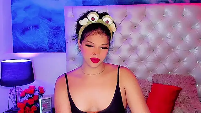 Valeria Swett  online show from February 2026 08:43:01 PM