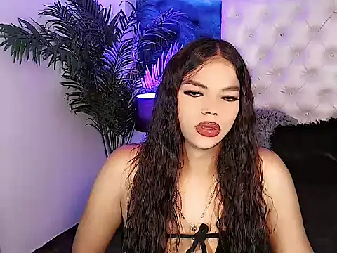 Valeria Swett  online show from November 2025 12:25:01 AM