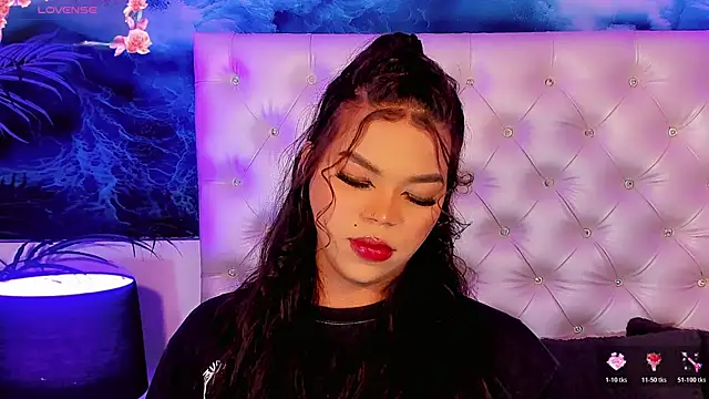 Valeria Swett  online show from July 2026 08:52:01 PM