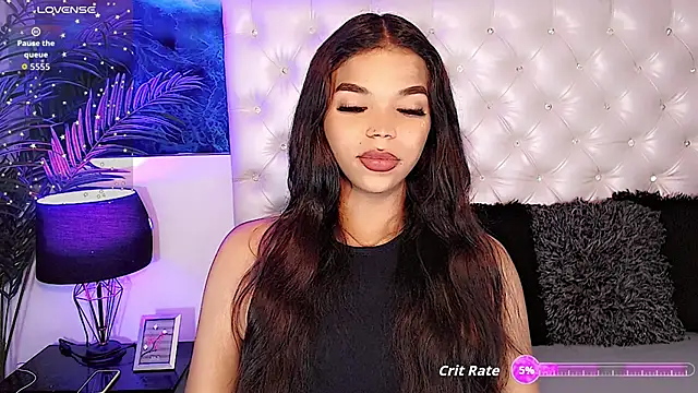 Valeria Swett  online show from November 2025 04:50:02 AM