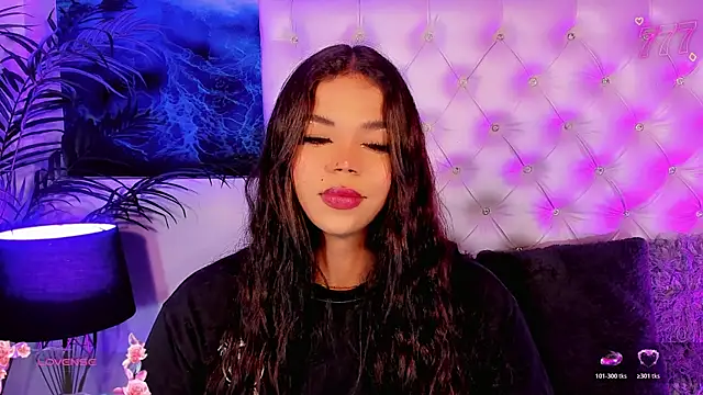 Valeria Swett  online show from July 2026 08:44:02 PM