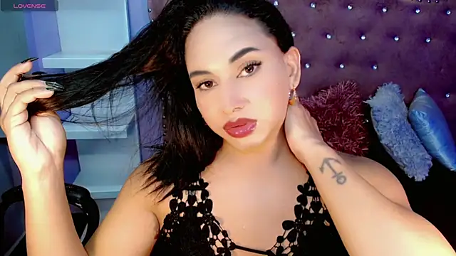 Valeria Swett  online show from September 2025 07:42:02 PM