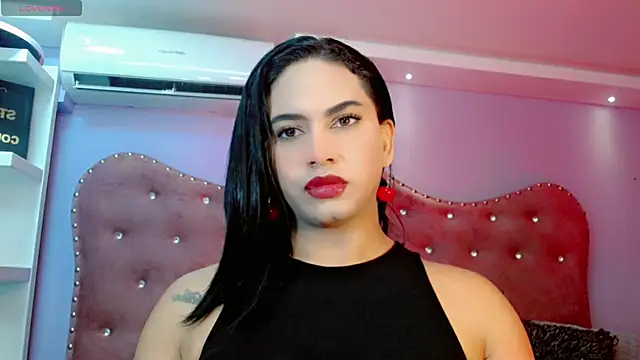 Valeria Swett  online show from October 2025 07:37:02 PM