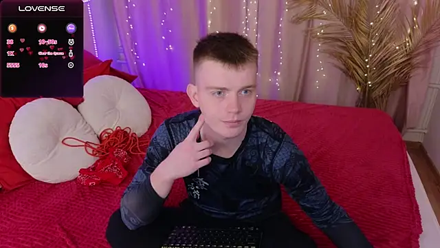 happy de1mos online show from September 2025 07:50:01 PM