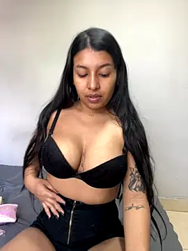  Chloe Smith online show from November 2025 04:43:02 PM