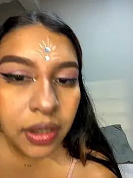  Chloe Smith online show from September 2025 05:02:01 AM