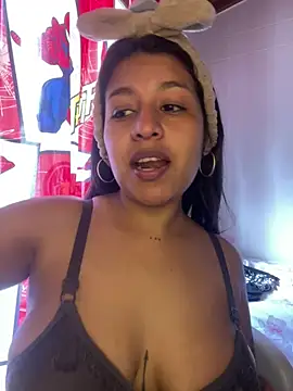  Chloe Smith online show from April 2026 06:25:01 PM