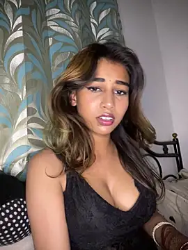 STRIP GLOW online show from February 2026 10:01:01 PM