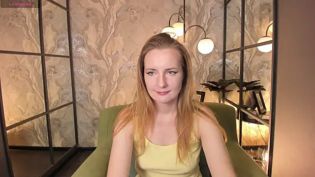 MeggySun online show from September 2025 01:18:02 PM