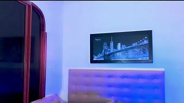 aura-monet online show from December 2025 05:02:02 AM