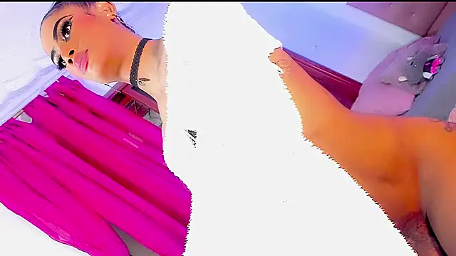 aura-monet online show from December 2025 05:07:02 PM